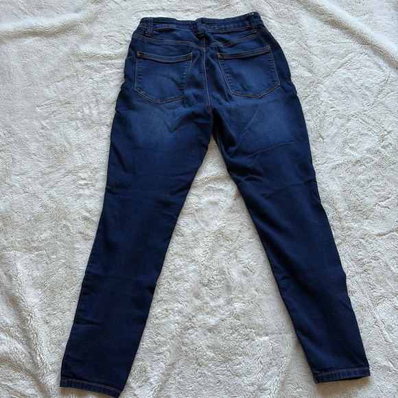 No Boundaries Stretch Skinny Jeans | Dark Wash Jeggings | High Rise Fit | Size 9 - Picture 6 of 8